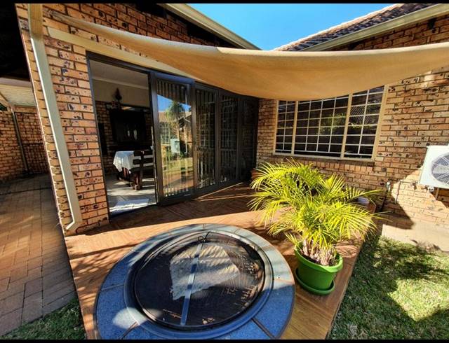 3 BEDROOM TOWNHOUSE FOR SALE IN ANNLIN